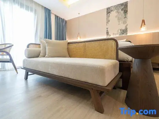 Двухместный номер Deluxe с видом на бассейн двуспальная кровать в Howard Johnson by Wyndham Phuket Naiyang