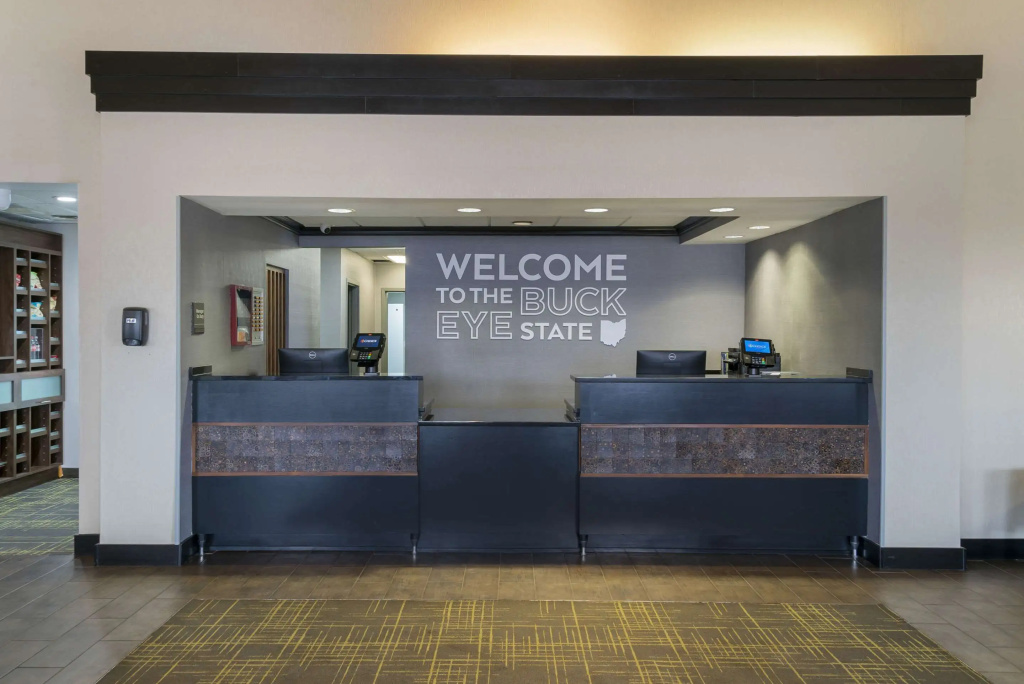 Lobby & Reception