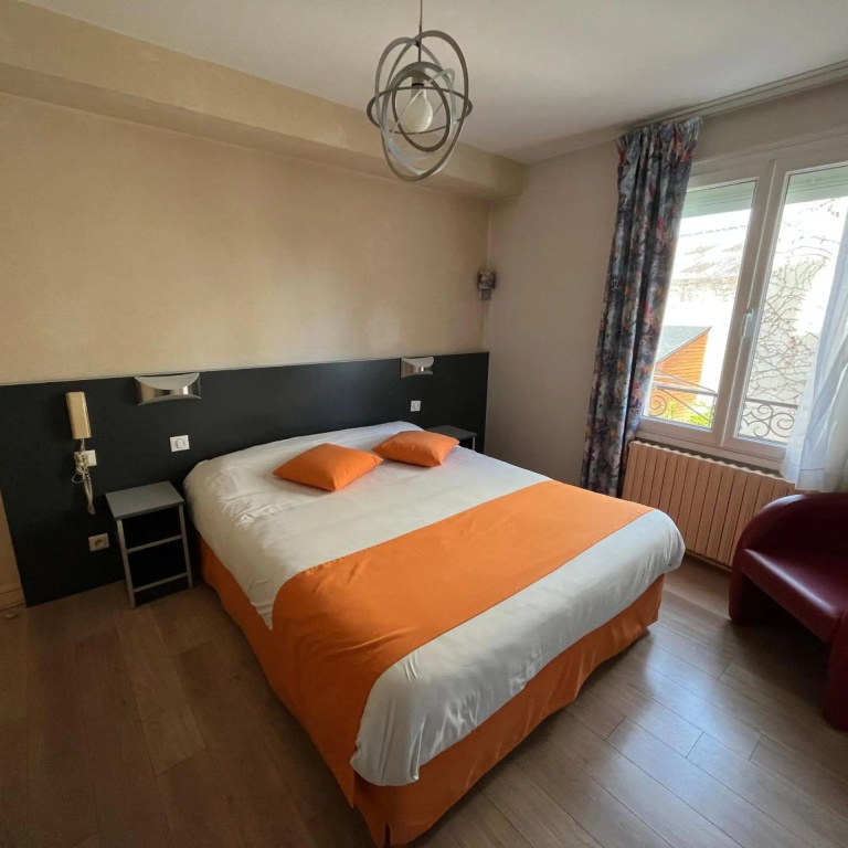 Logis hôtel de la Barque — 4