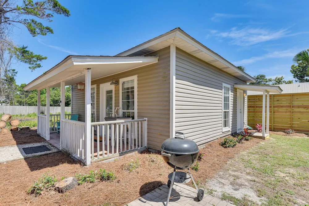 Walk to Beaches on 30a! Coastal Studio Stay