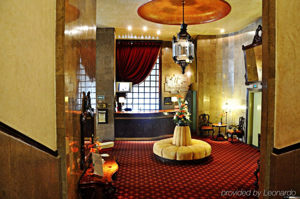 Lobby & Reception