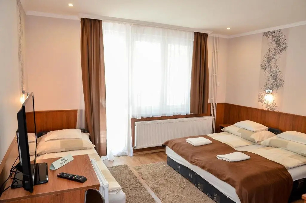 Media Panzió és Apartmanház - Chambres