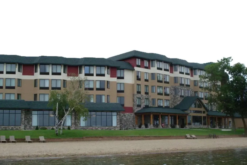 SouthShore Hotel on Lake Bemidji
