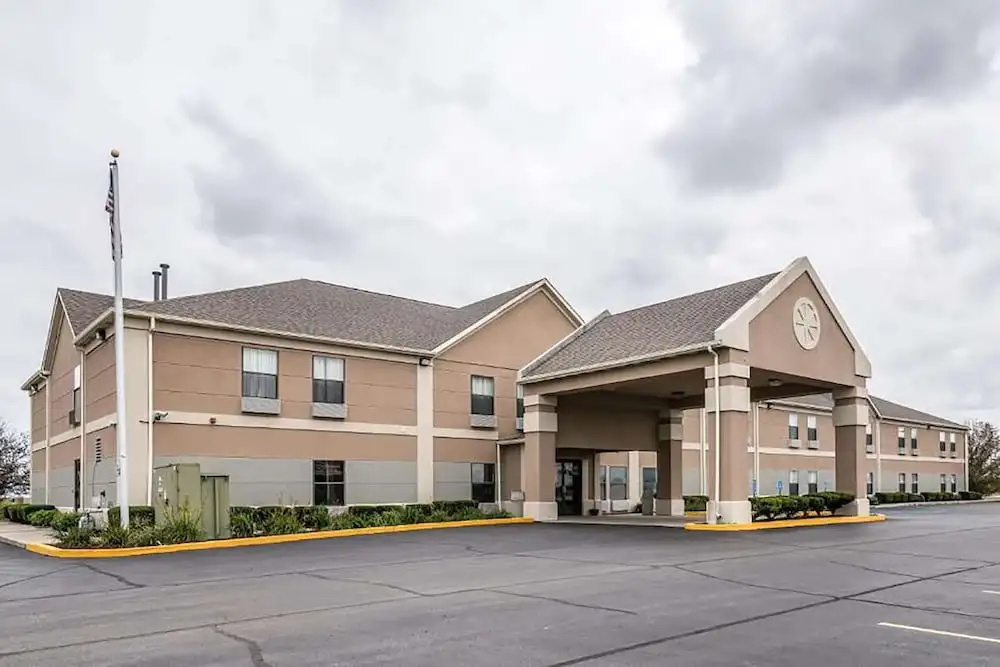Relax Inn & Suites
