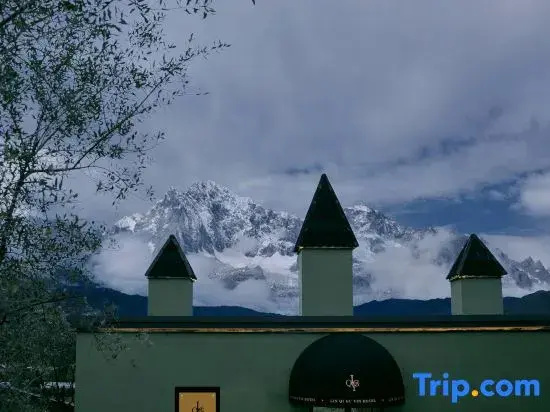 Linqi Guyin Lijiang | Golden Snow Mountain Sunshine · Sky Garden Homestay