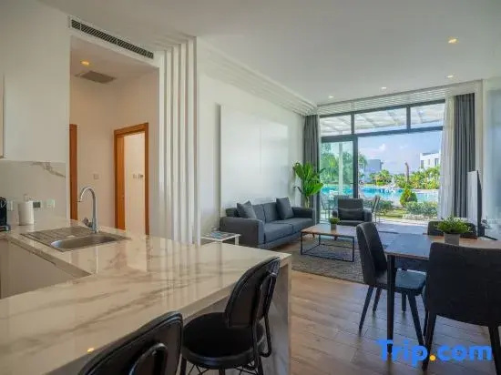 B34-2 the Resort Apartment with Pool View