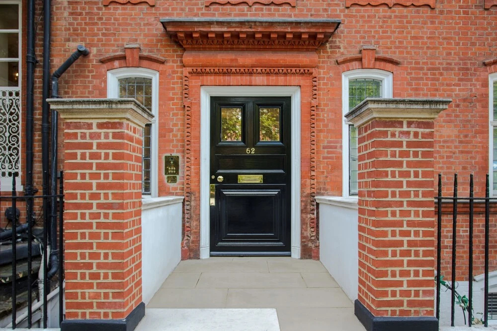 Exquisite Cadogan Square Knightsbridge Apartment