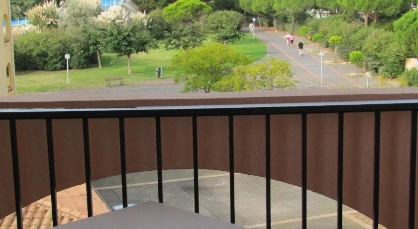 Balcony & Terrace