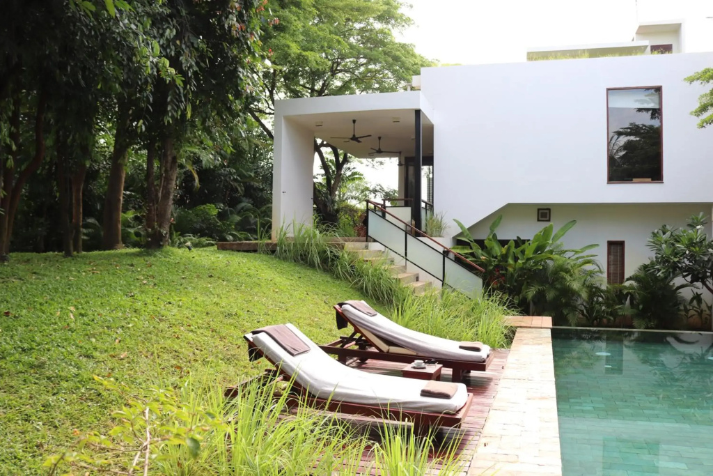 Modern 5 bedroom central pool villa - Rose Apple Residences