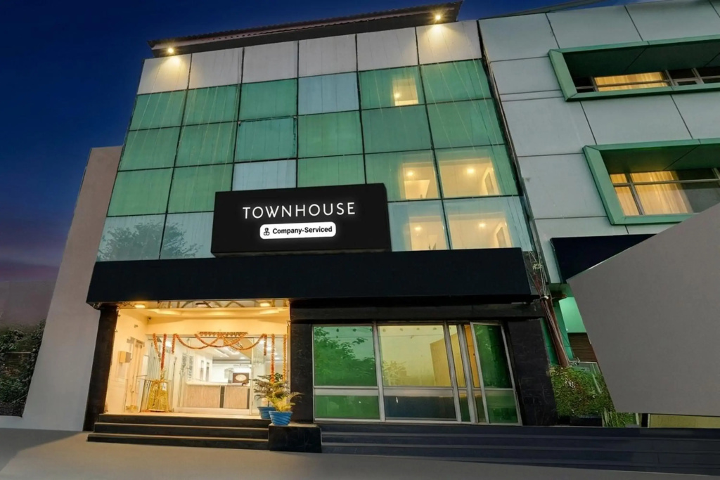 OYO 16736 Hotel Hm Crystal