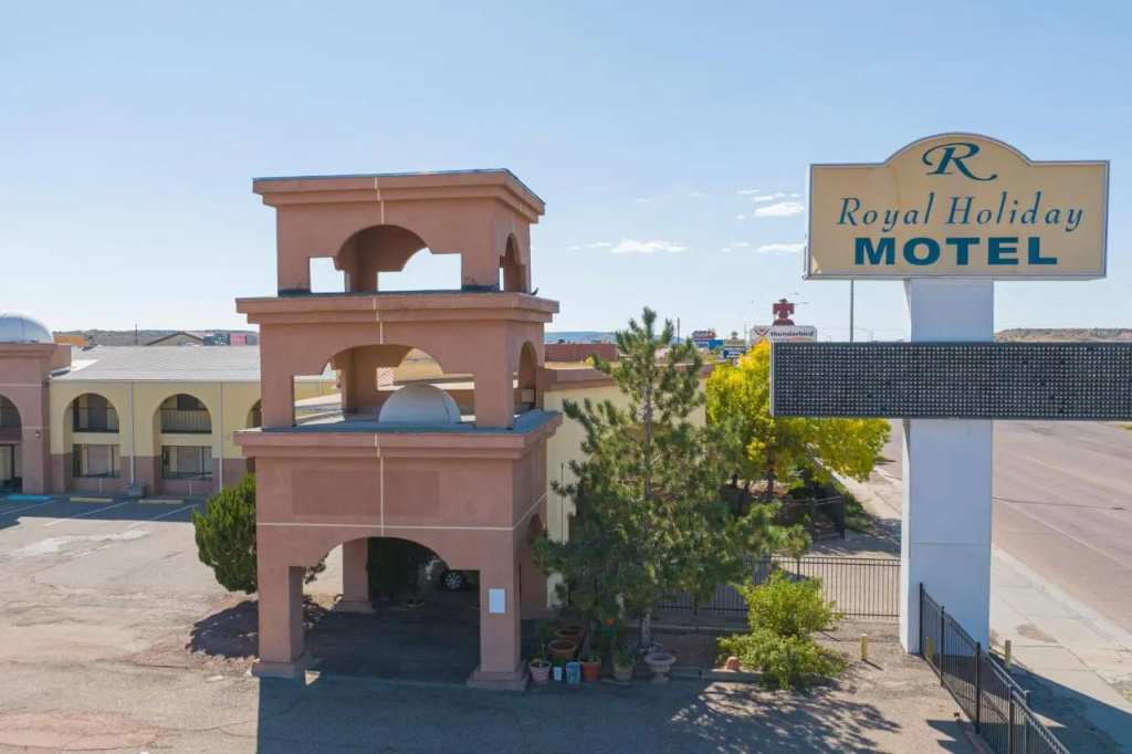 Royal Holiday Motel By Belvilla Gallup I-40