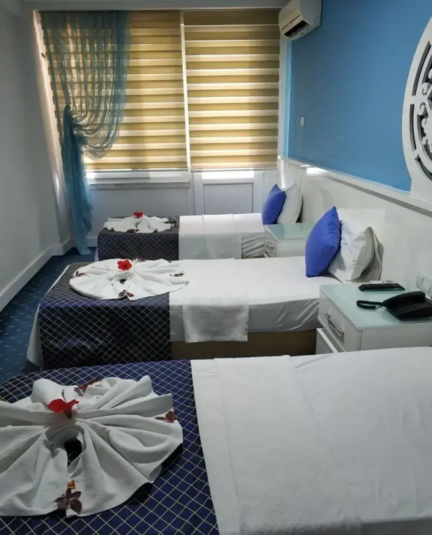 Standard Triple room