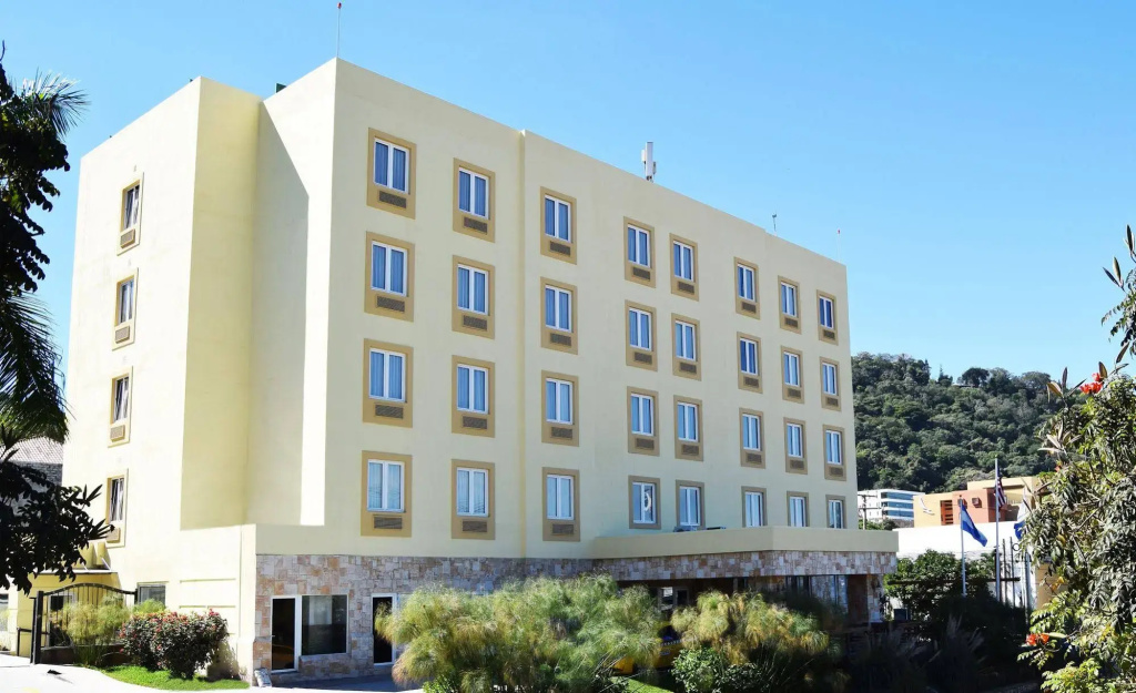 Beverly Hills: Hotel & Business