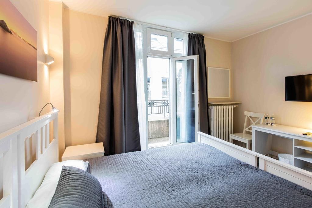Hotel Bristol by null