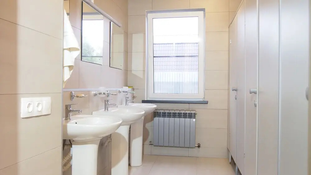 Кровать в общем номере (женский номер) в Opaliha Loft rooms