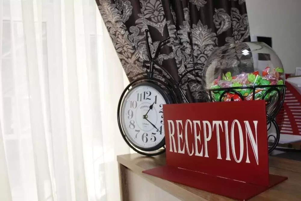 Lobby & Reception