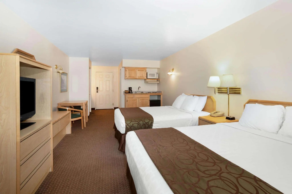 Quadruple Suite