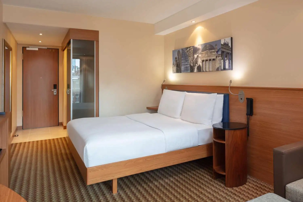 Hampton by Hilton Berlin City West - Chambres