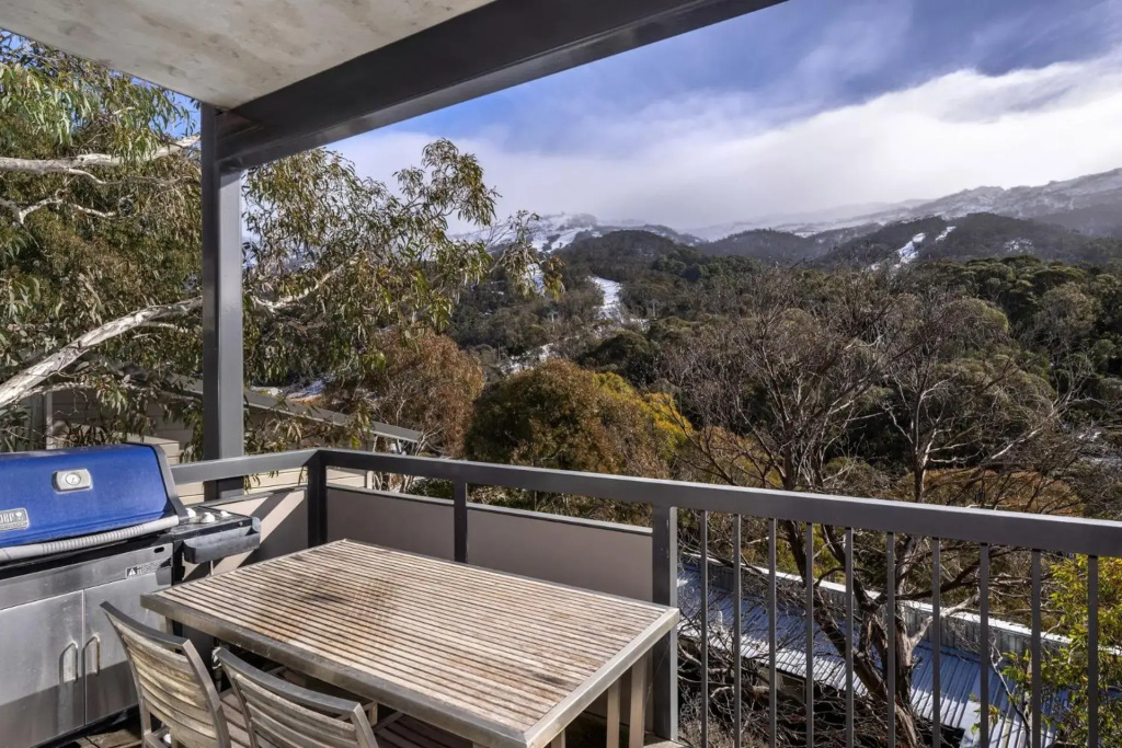 Elevation 3 bedroom with gas fire and spectacular views
