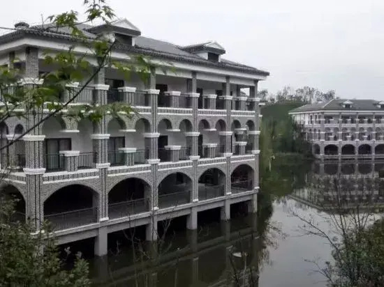 Chishui Yangtze Peninsula Hotel