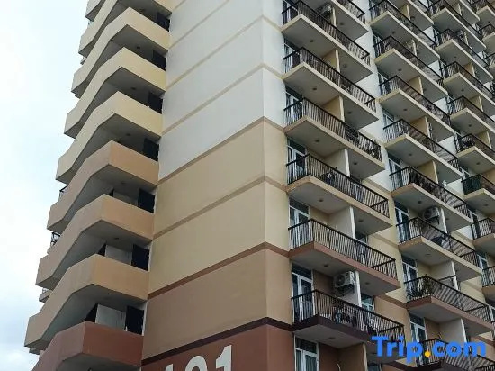 10 Mins to Mactan-Cebu Airport • ZeeCloud Suites with Sea & City View Balcony