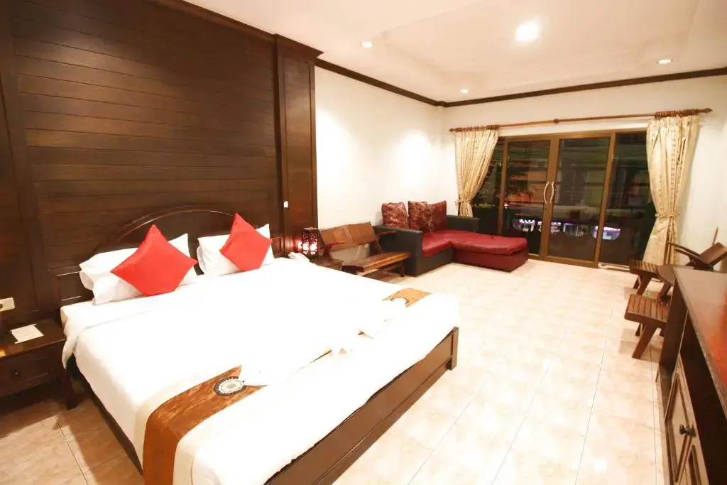 Standard Double room with balcony (full double bed)