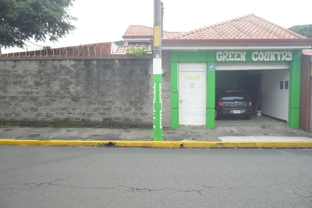 Green Country Hotel - Hostel