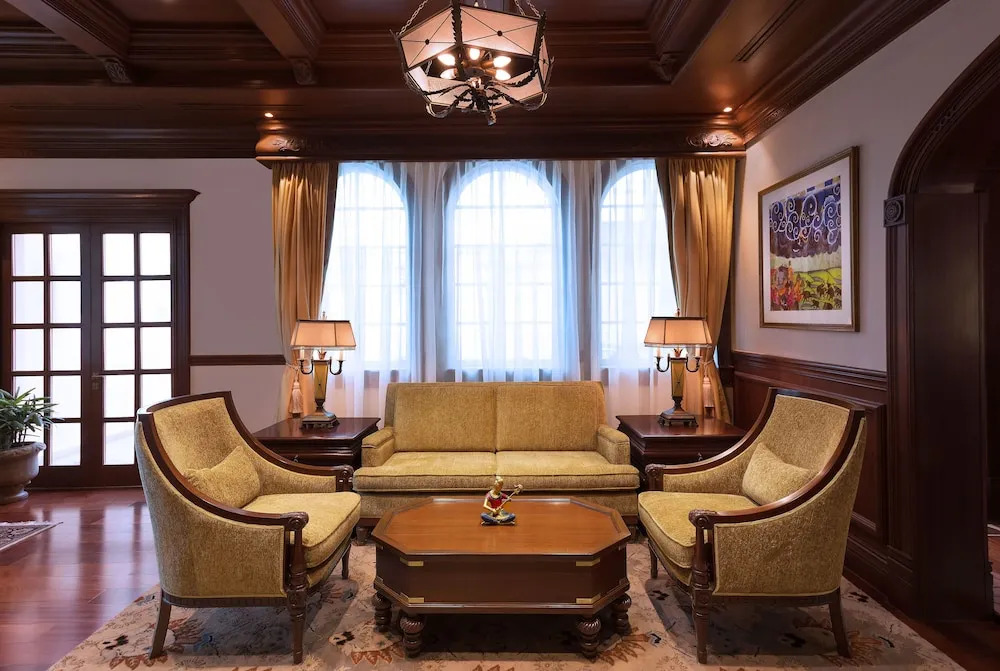 兩臥室總統套房四人豪華頂層套房，享有景觀，配有雙人床。