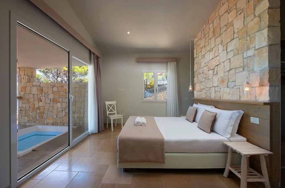 Double Suite with sea view (full double bed)