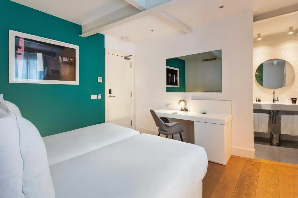 Standard Double One Shot room (full double bed)