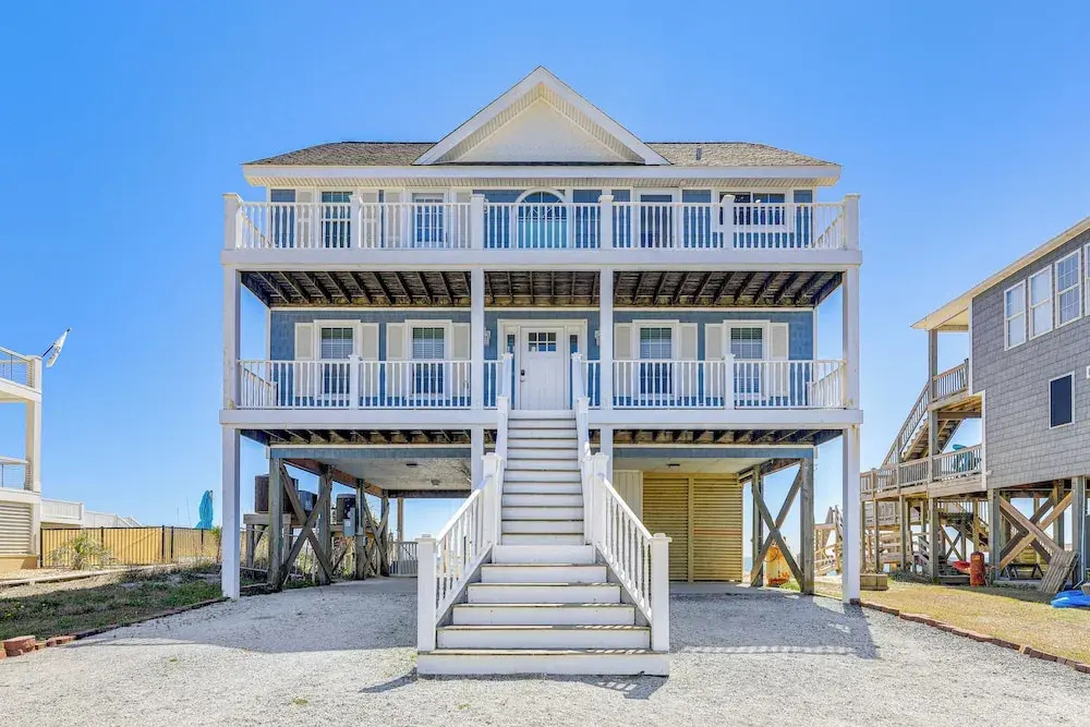 Hot Tub & Decks: North Topsail Beach Home
