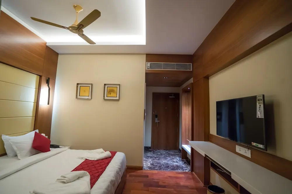 Deluxe Double room (full double bed)