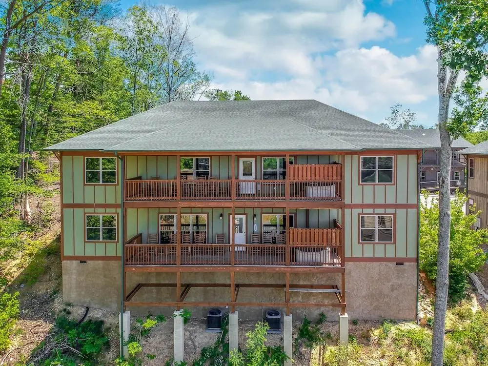 Spacious 10bd 6ba in Heart of Smokies