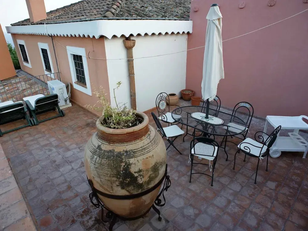 Beautiful Apartment in Beautiful Hamlet Attractive Decor and Communal Pool