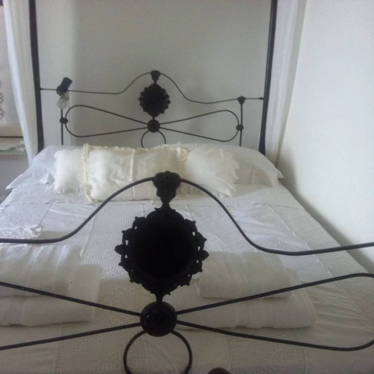 2 Bedrooms Cottage