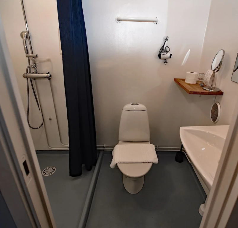 Economy room