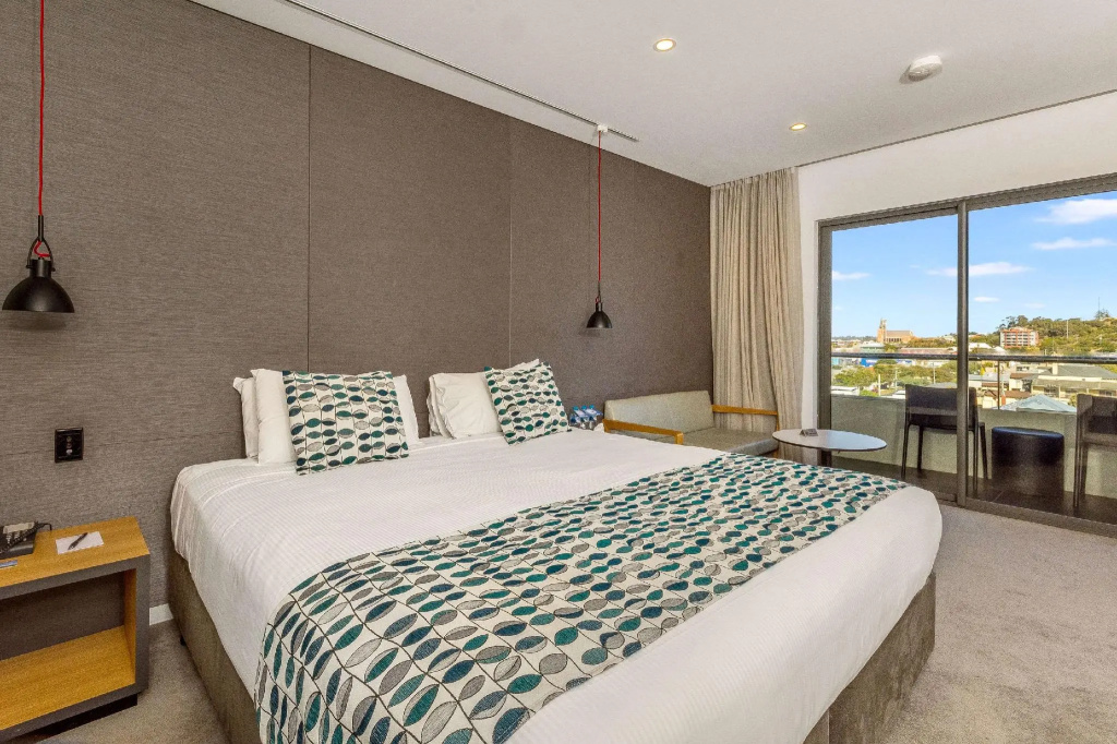 Deluxe Double room with balcony and with city view (full double bed)