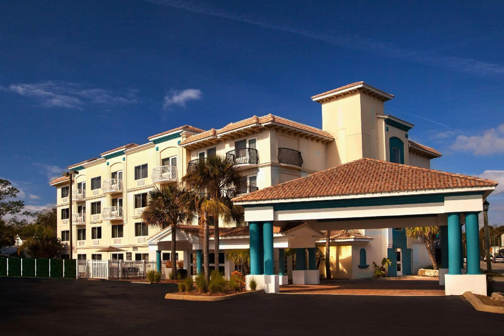 1 Bedroom Suite
