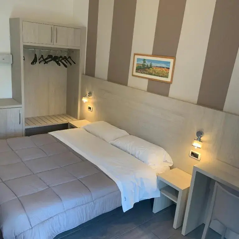 Standard Double room with balcony (full double bed)