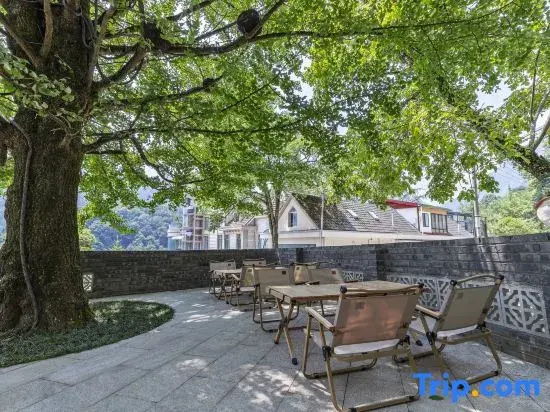 Mount Qingcheng · Yu Gui Yu Ye · Hot Spring Inn (Mount Qingcheng Rear Mountain Scenic Area Store)