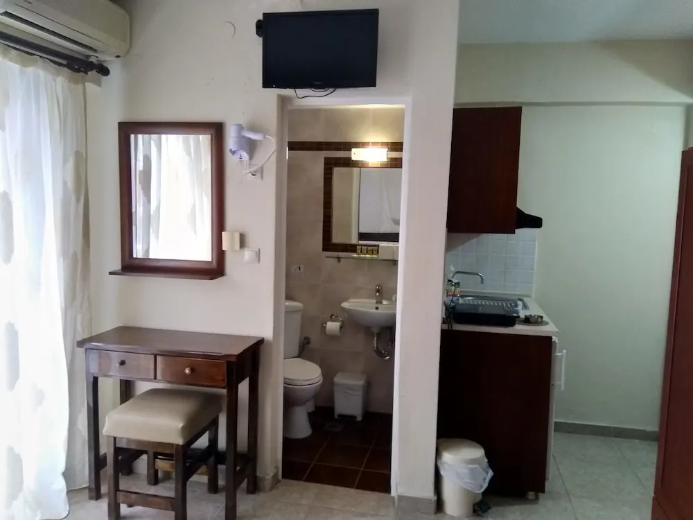 Quadruple Family Studio with balcony and with city view