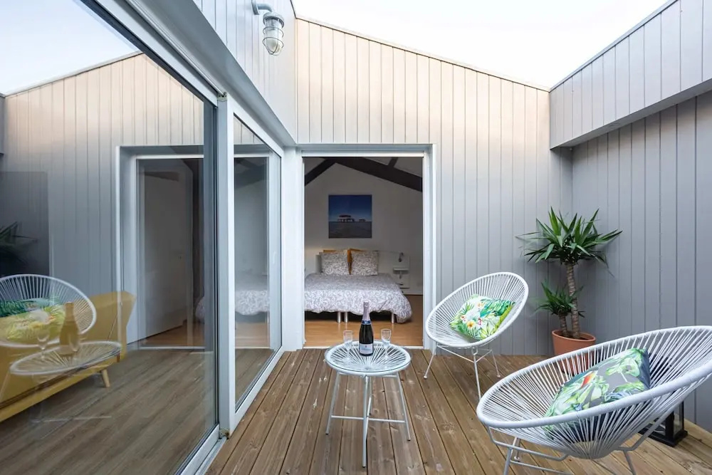 Bright 2BR Loft With a Quiet Patio