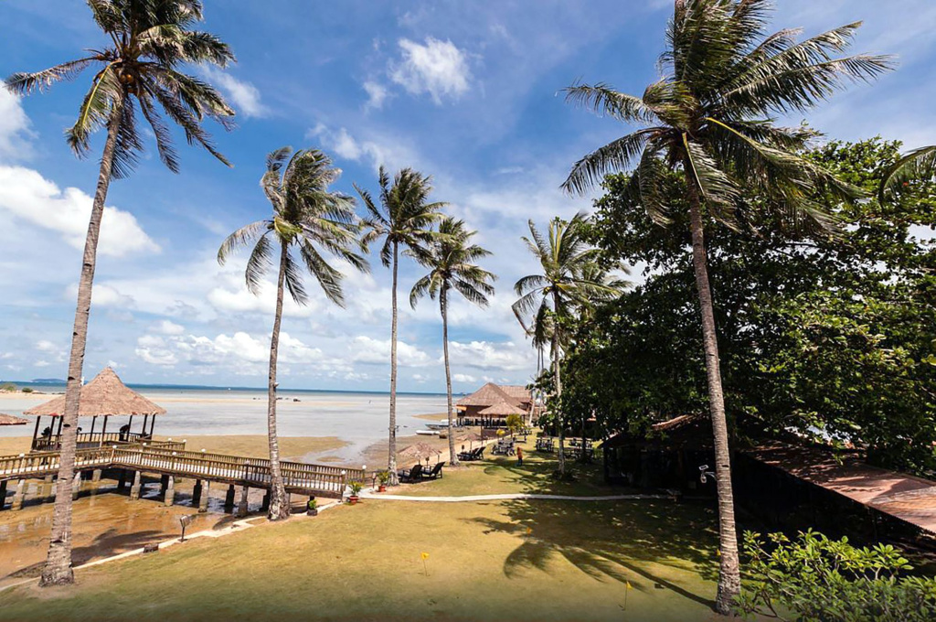 Beach & Waterfront