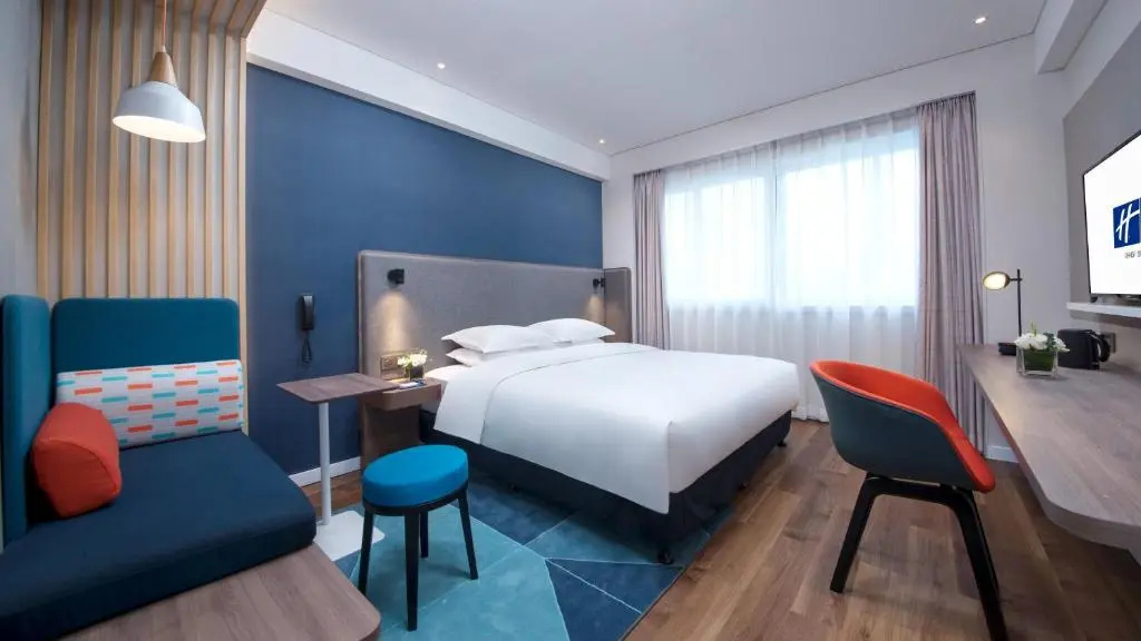 Standard Double room with balcony (full double bed)