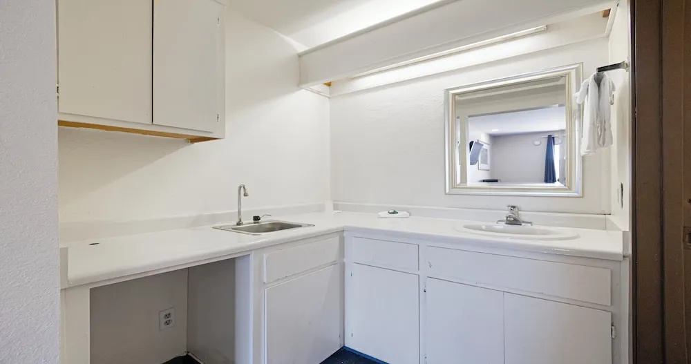 Budget Inn and Suites - фото 23