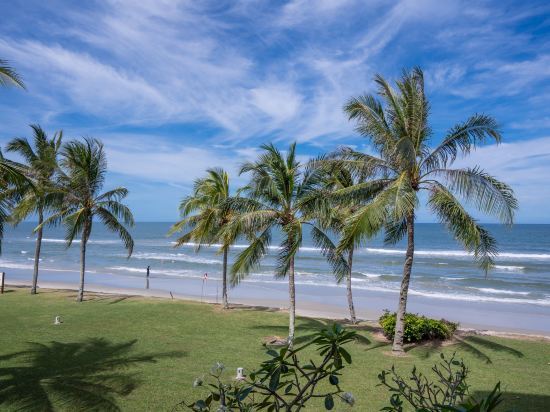 Borneo Beach Villas