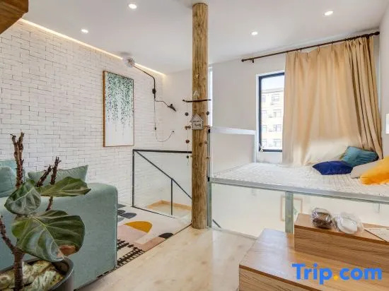 6 Bedrooms Suite