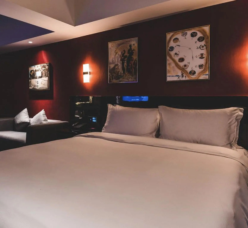 Premier room