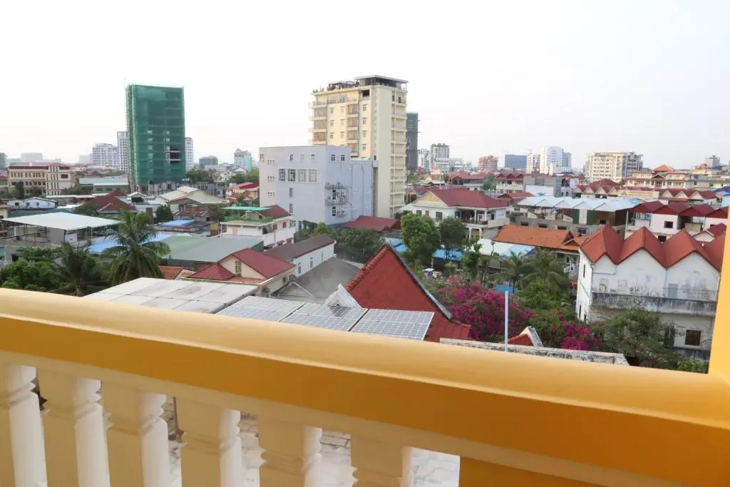 3 Bedrooms Apartment