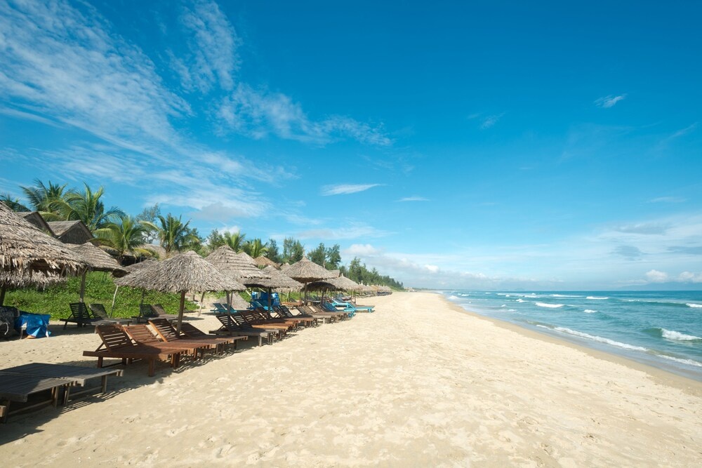 Beach & Waterfront